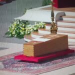 «Querido Papa Francisco, te pedimos reces por nosotros, por la iglesia y el mundo entero»