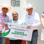 Mejora gobernador viviendas de familias en Zóquite