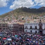 Marchan miles de docentes exigen a Presidenta derogación de la Ley del ISSSTE