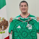 Festeja Carlos Puente triunfo de México